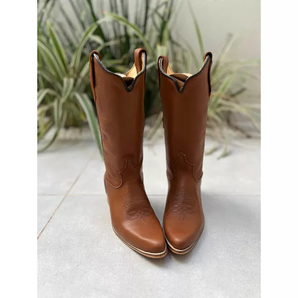 BOTA TEXANA BASICA EM COURO MUSTANG BORDADO FLORAO BICO FINO MADEIRA